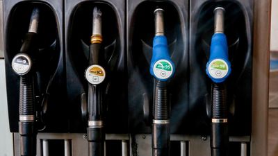 El consumo de carburantes cae un 4,5 % interanual en julio