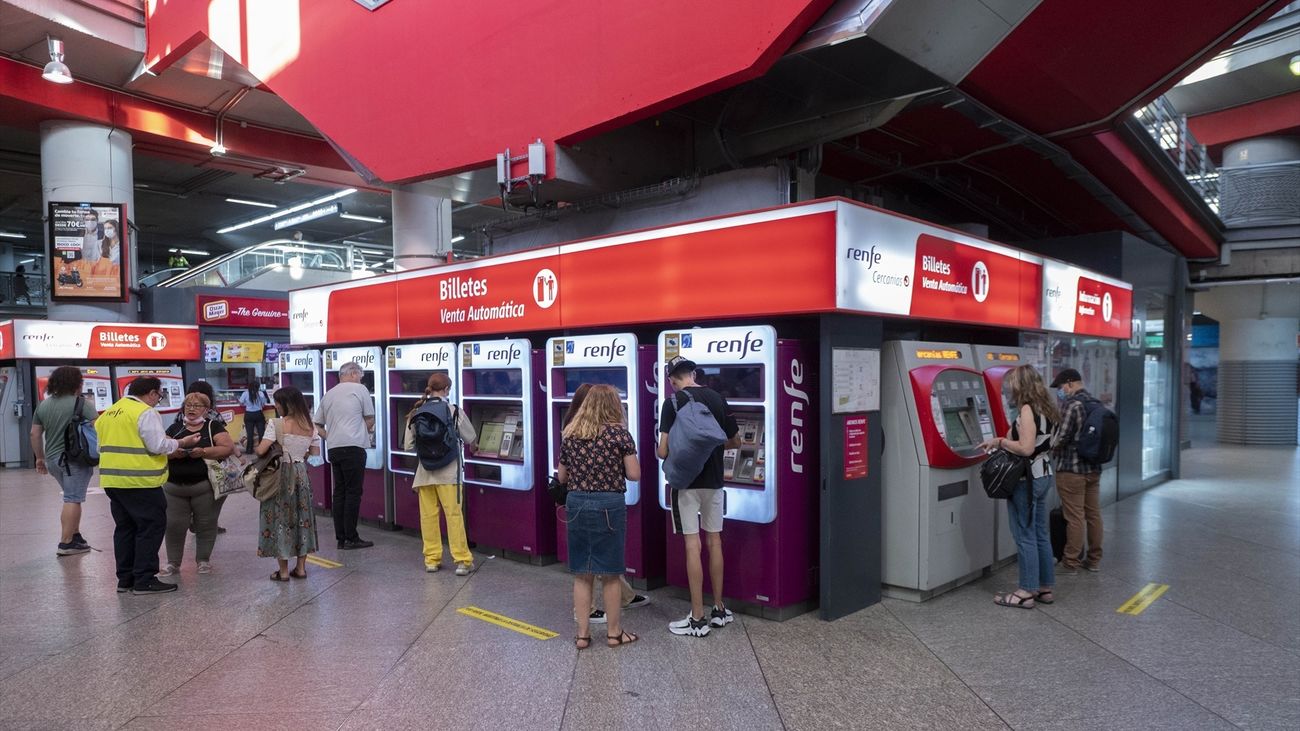 El primer día de trenes gratis dispara un 50% el uso habitual de la red de transporte respecto a 2019