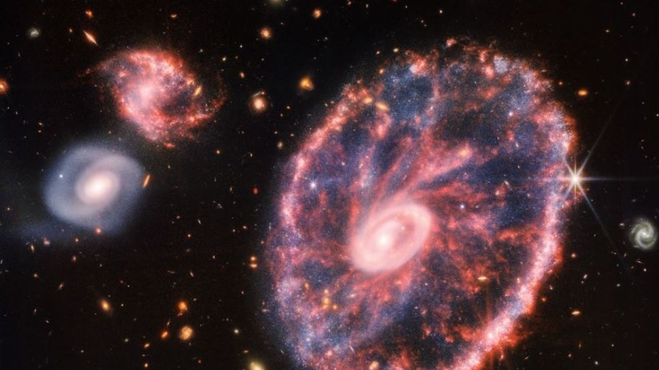 La galaxia Rueda de Carro captada por el telescopio James Webb