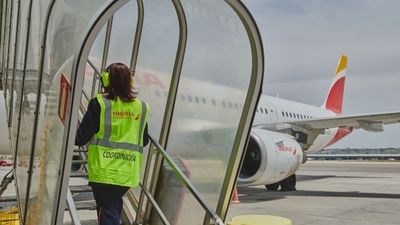 Iberia Express cancela cuatro vuelos este viernes por la huelga