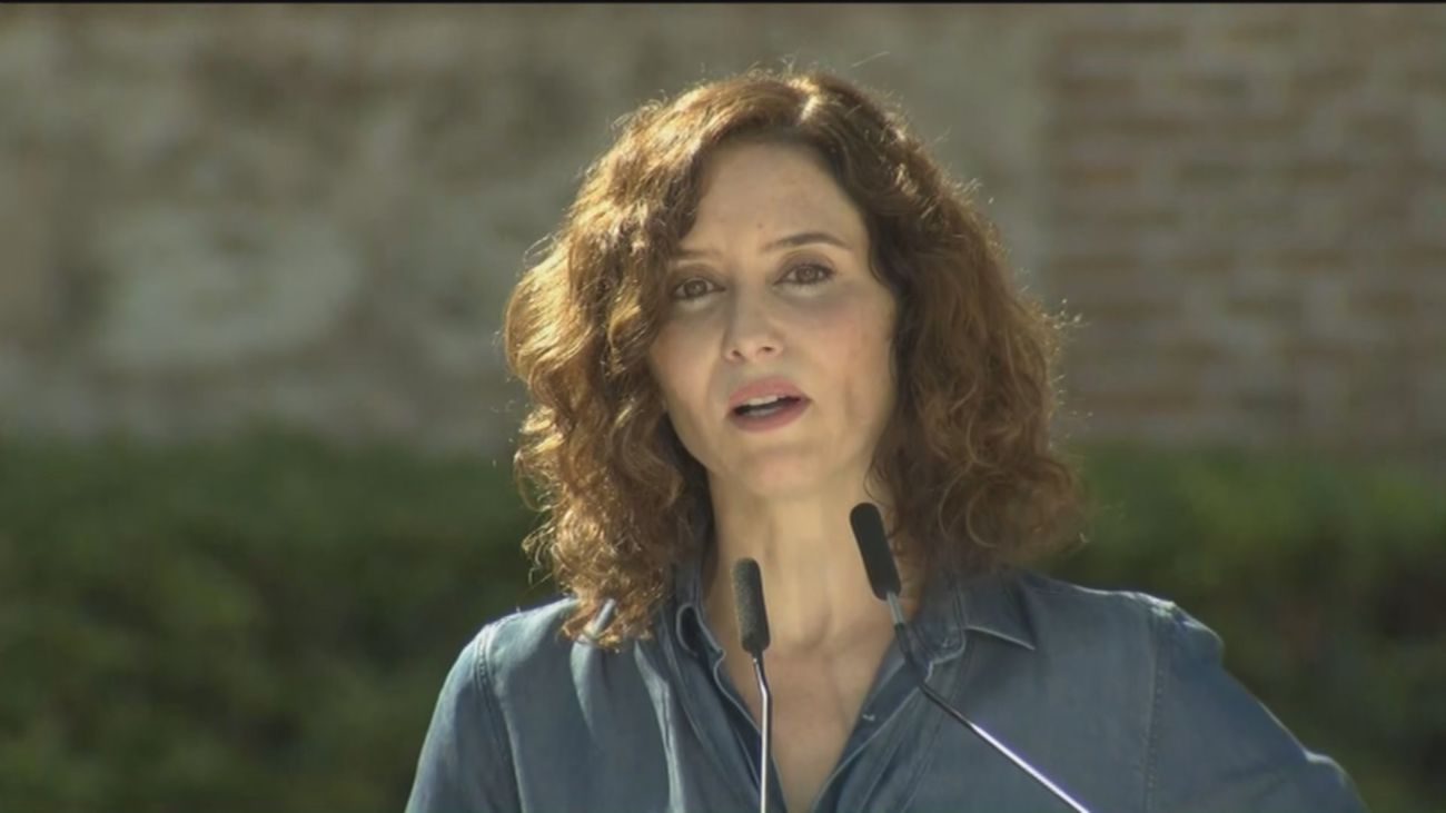 Ayuso critica a “un Gobierno autoritario" que "culpa de los precios de la energía a los ciudadanos"