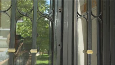 El misterioso robo de los pomos de latón llega a Valdezarza