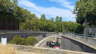 Vuelco de un coche en el famoso túnel de Sinesio Delgado, sin heridos