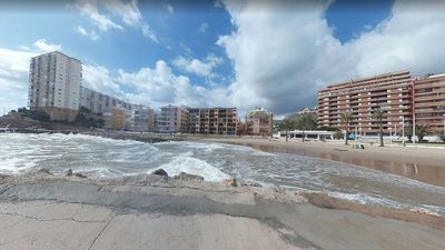 Muere ahogado en una playa de Cullera al ir a por una pelota