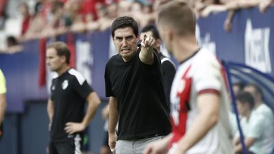 Iraola, tras la derrota en Pamplona: “Lo más normal hubiera sido un empate"