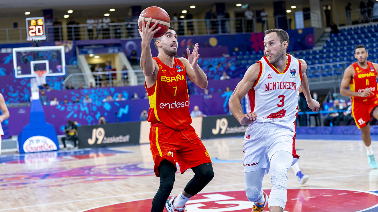 España se mete en octavos del Eurobasket tras aplastar a Montenegro por 65-82