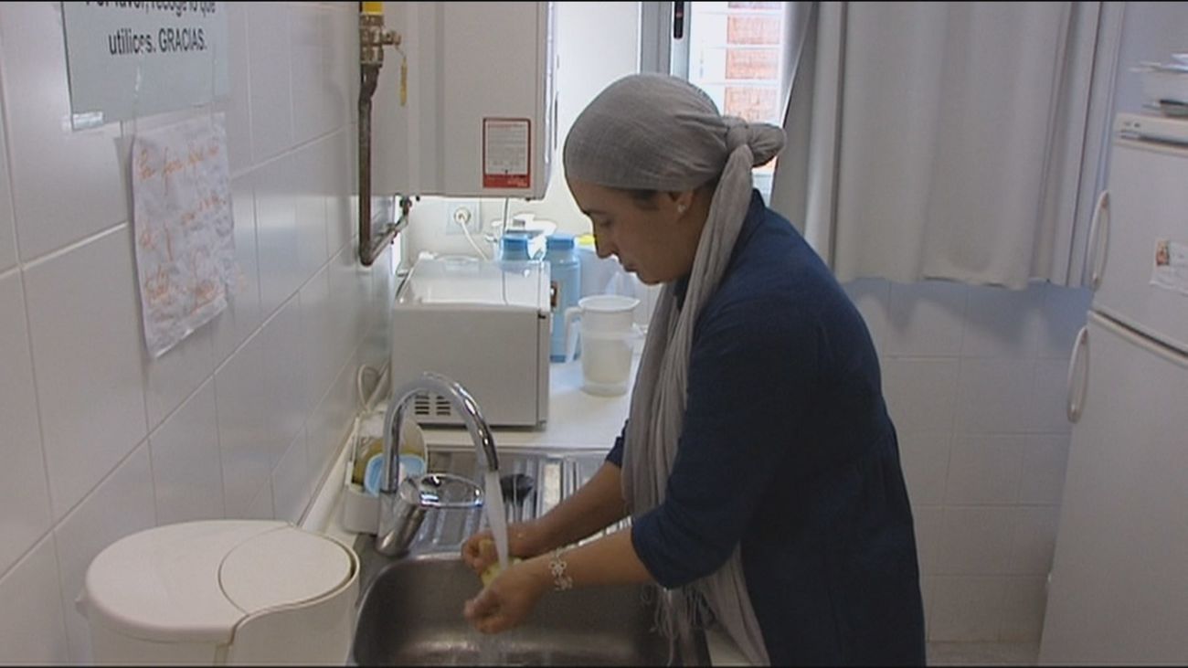 Las empleadas de hogar comenzarán a cotizar por desempleo en octubre