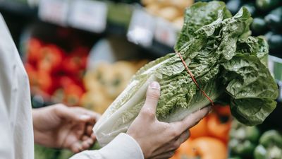 Los supermercados desaprueban el tope de precios de Yolanda Díaz y proponen bajar el IVA