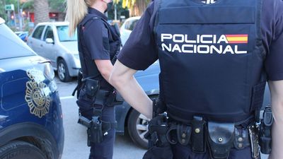 Detenido un hombre por robar 52 joyas y cuatro coches en Pinto tras una persecución policial