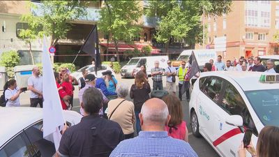 Concentración de taxistas de Madrid en contra de las VTCs