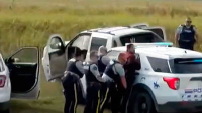 Muere sospechosamente el autor de la matanza en Canadá tras ser capturado por la Policía