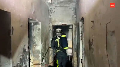Un incendio en una vivienda de Campo Real con tres heridos leves deja el edificio destrozado