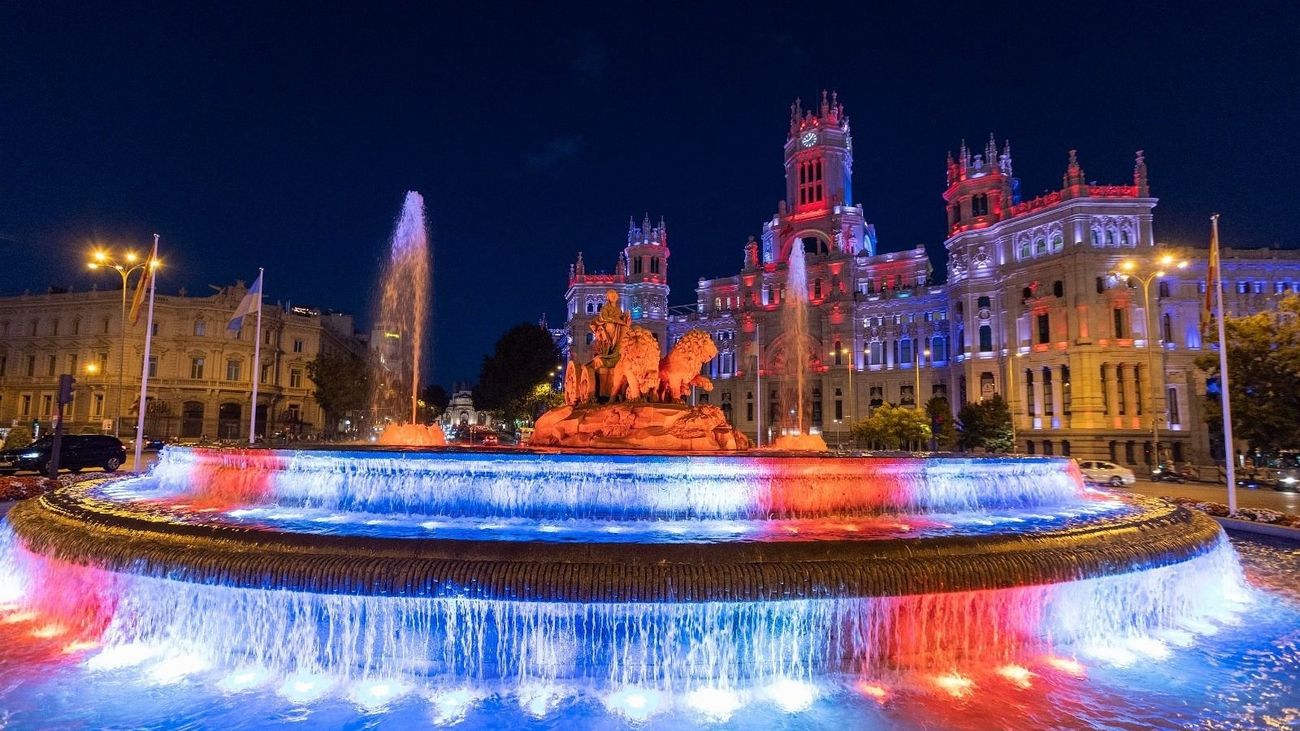 La fuente y el palacio de Cibeles rendirán homenaje a Gran Bretaña por la muerte de Isabel II