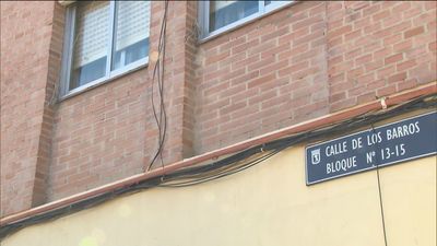 Muere una mujer de 90 años acuchillada en el cuello por su propia hija en Puente de Vallecas