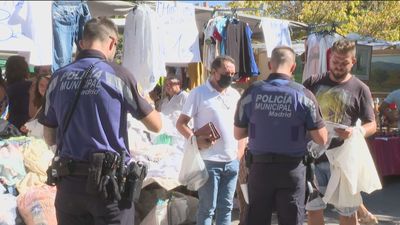 Comerciantes del Rastro protestan por el cambio 'temporal' a Puerta de Toledo