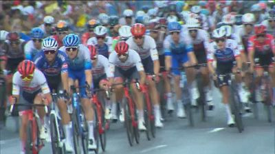 Fiesta en el centro de Madrid en el final de la Vuelta Ciclista a España