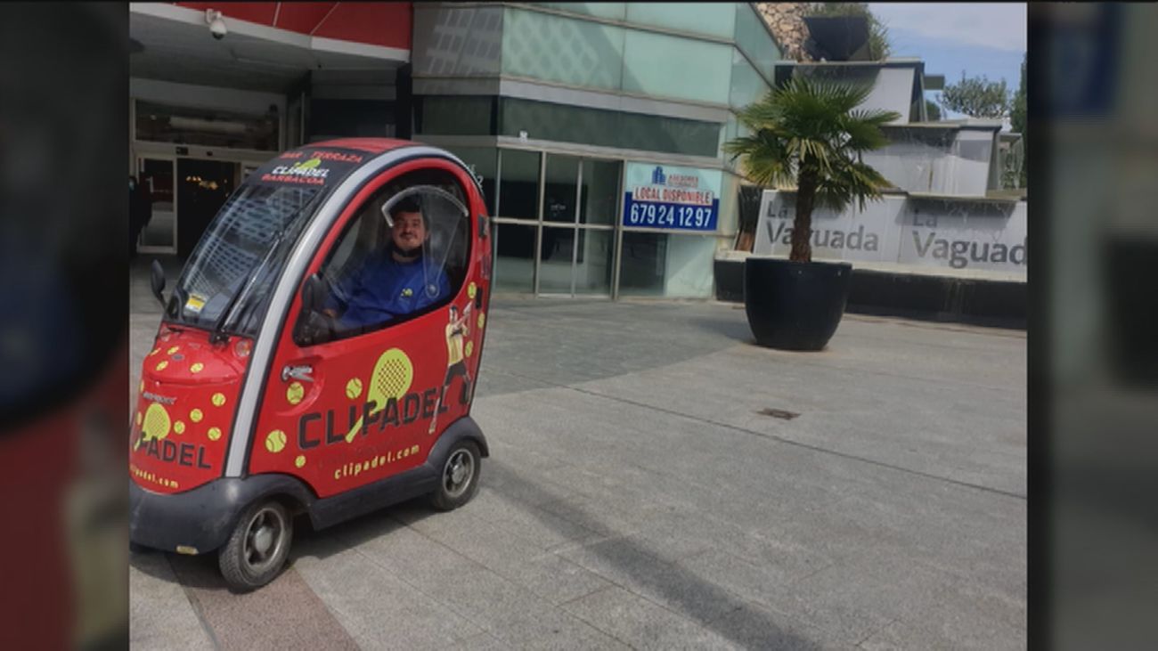 Juanito, de Leganés, pide ayuda ciudadana para conseguir una silla de ruedas motorizada