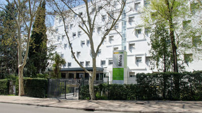 El precio de los colegios mayores sube de media un 4%