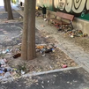 Más de 2 meses denunciando la suciedad que se acumula en una plaza de Carabanchel