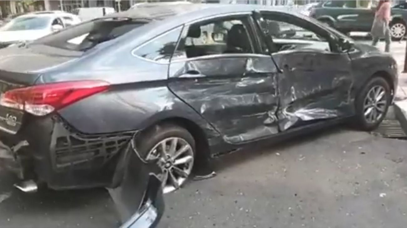 Accidente de tráfico: Un coche se empotra contra un VTC en Capitán Haya