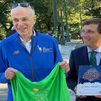 Almeida entrega el premio San Silvestre 2022 al fundador del Maratón de Nueva York
