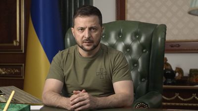 Zelenski anuncia un presupuesto de un billón de grivnas para defensa en 2023