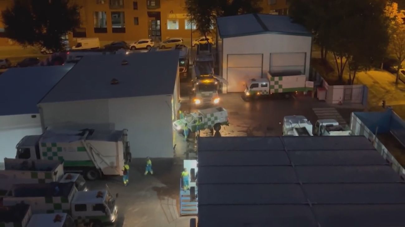 Los vecinos de San Blas se concentran contra el cantón de limpieza junto a sus viviendas