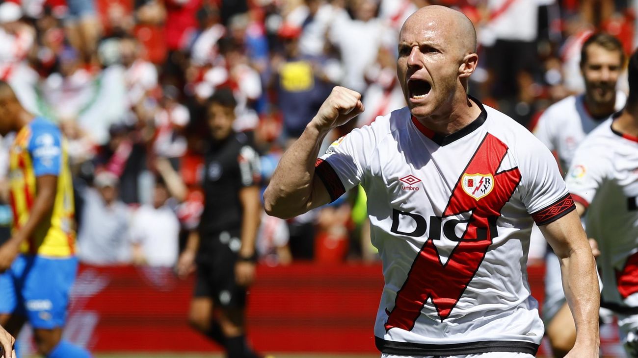 Isi Palazón: "El vestuario está concienciado para poder hacer algo grande en la Conference League"