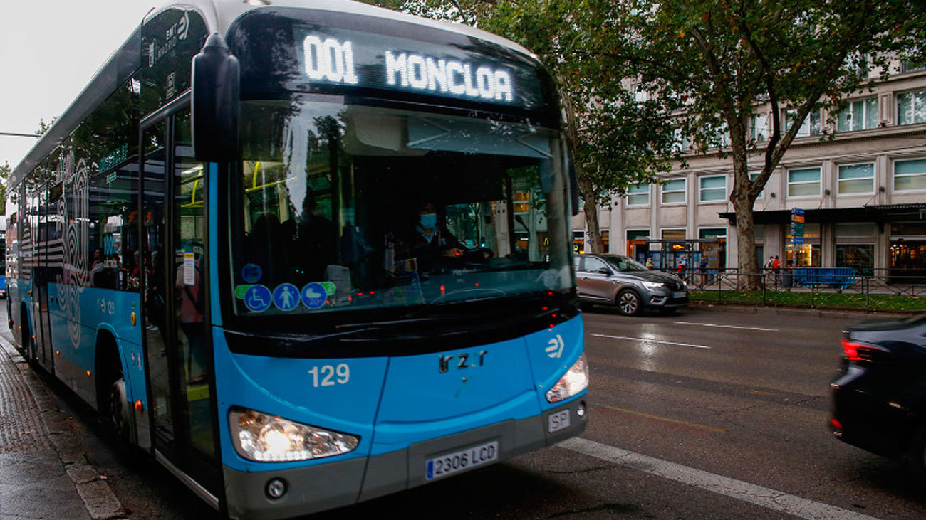 Expertos en movilidad de 13 ciudades europeas viajan en la línea 001 de EMT, la primera cero emisiones y cero costes