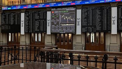 El Ibex cierra la semana con una bajada del 1,25% y pierde los 8.000 puntos al caer Wall Street