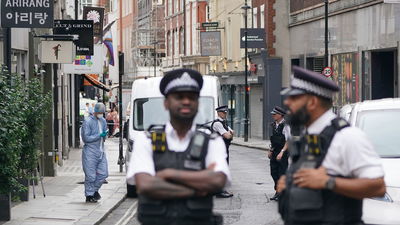 Apuñalados dos policías en el centro de Londres: se descarta que sea un atentado