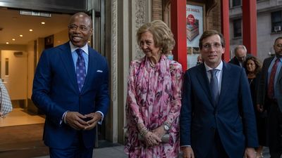 Almeida y la Reina Sofía disfrutan de un concierto del Teatro Real de Madrid en el Carnegie Hall