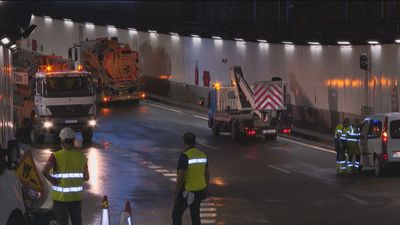 Reabierta completamente la M-30 tras achicarse el agua del tramo inundado