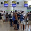 Los aeropuertos españoles registran 65 cancelaciones a primera hora por la huelga de controladores aéreos en Francia