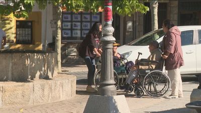 Polémica en Moralzarzal por la discriminación a los carritos de bebés y las sillas de ruedas