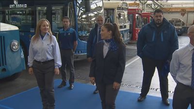 La EMT presenta los nuevos uniformes por su 75 aniversario