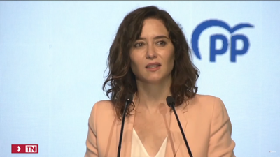 Ayuso critica el "autoritarismo" de Sánchez y reivindica a Feijóo como "alternativa política"