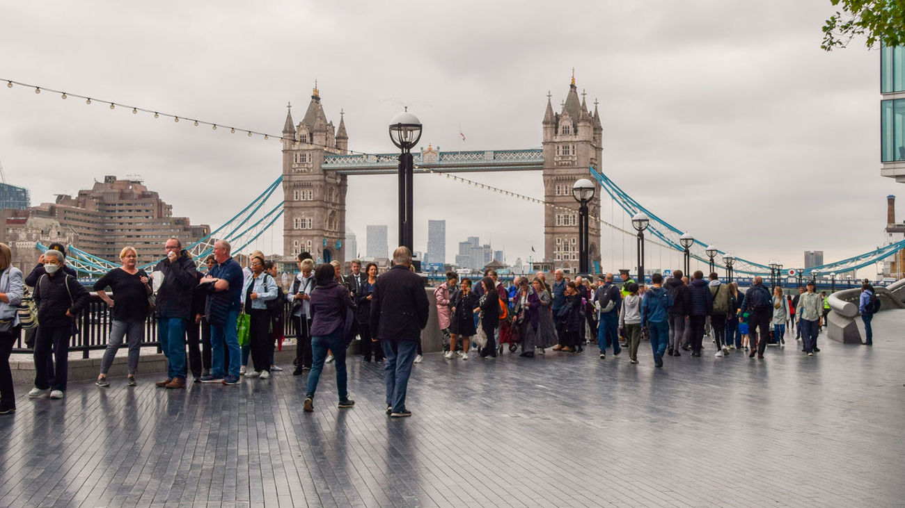Colas para acceder a la capilla ardiente de Isabel II