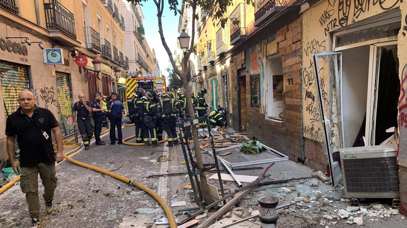 Fachada del edificio en la que se produjo una explosión de gas en el madrileño barrio de Malasaña, este viernes