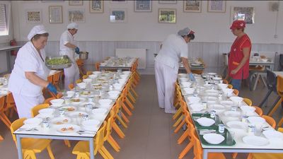 Menús escolares en Madrid, precios contenidos y problemas para las empresas