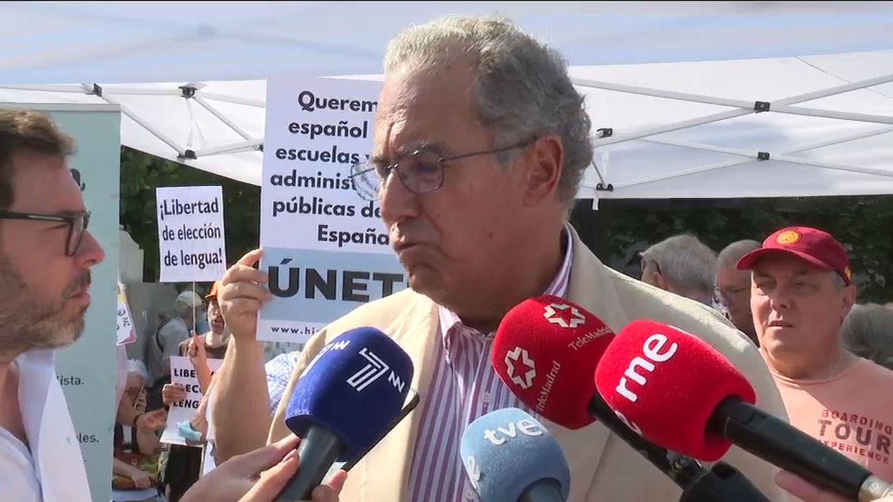 Concentración en Madrid para reclamar que el castellano sea lengua  vehicular en toda España