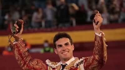 Fernando Adrián triunfa con una gran corrida de Valdellán en Riaza