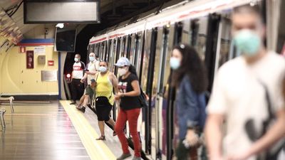 Sanidad esperará la propuesta de los expertos para decidir sobre la eliminación de mascarillas en el transporte