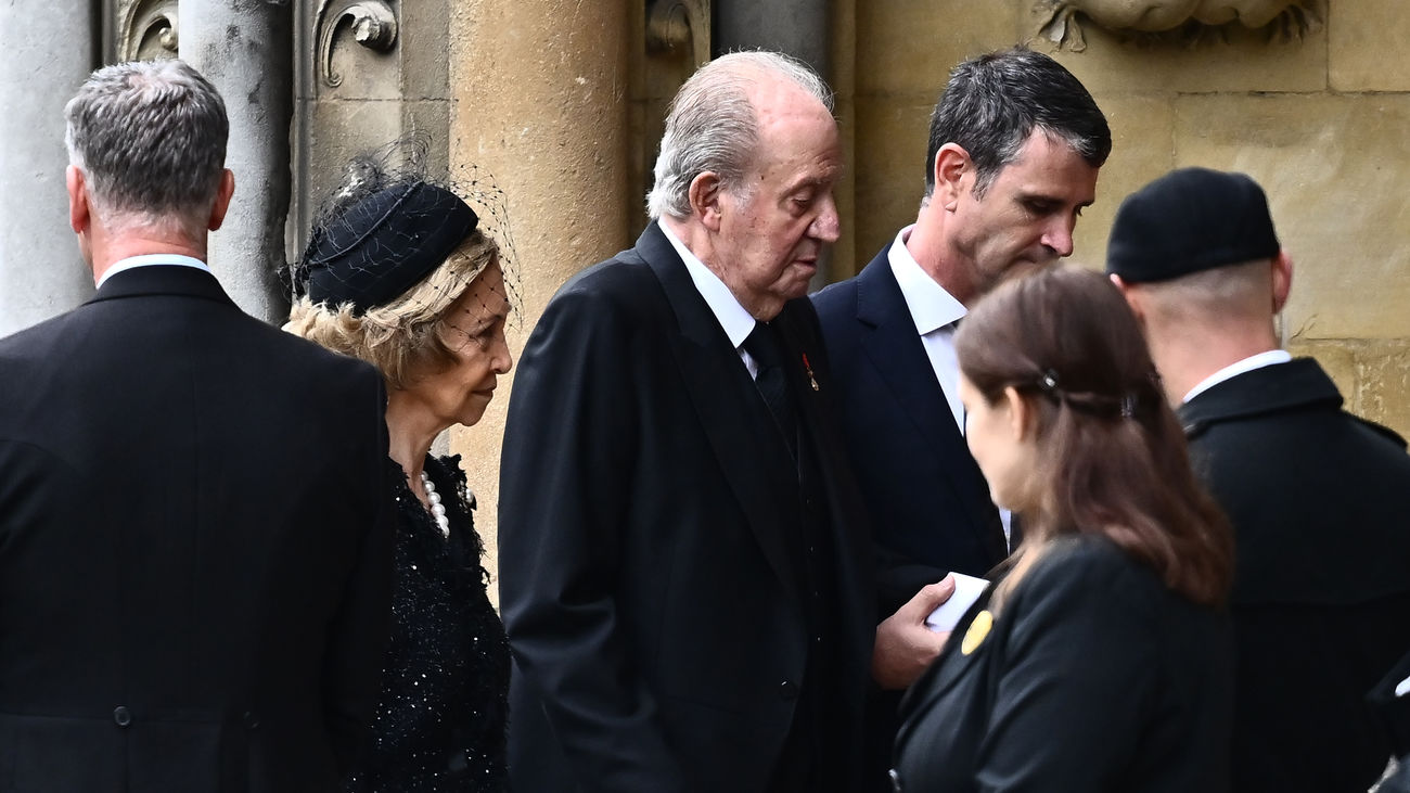 El rey emérito español, Juan Carlos I, junto con su mujer, la reina Sofía.
