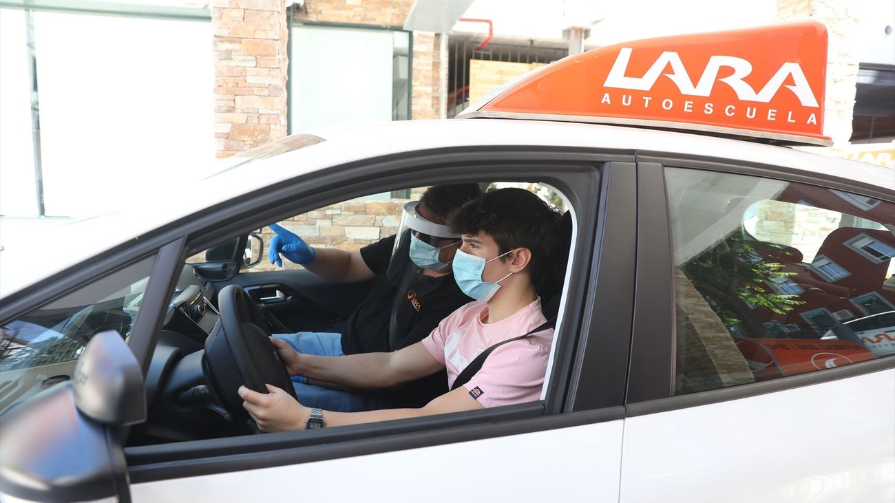 Las autoescuelas están en peligro  ante la constante subida de los carburantes y mantenimiento