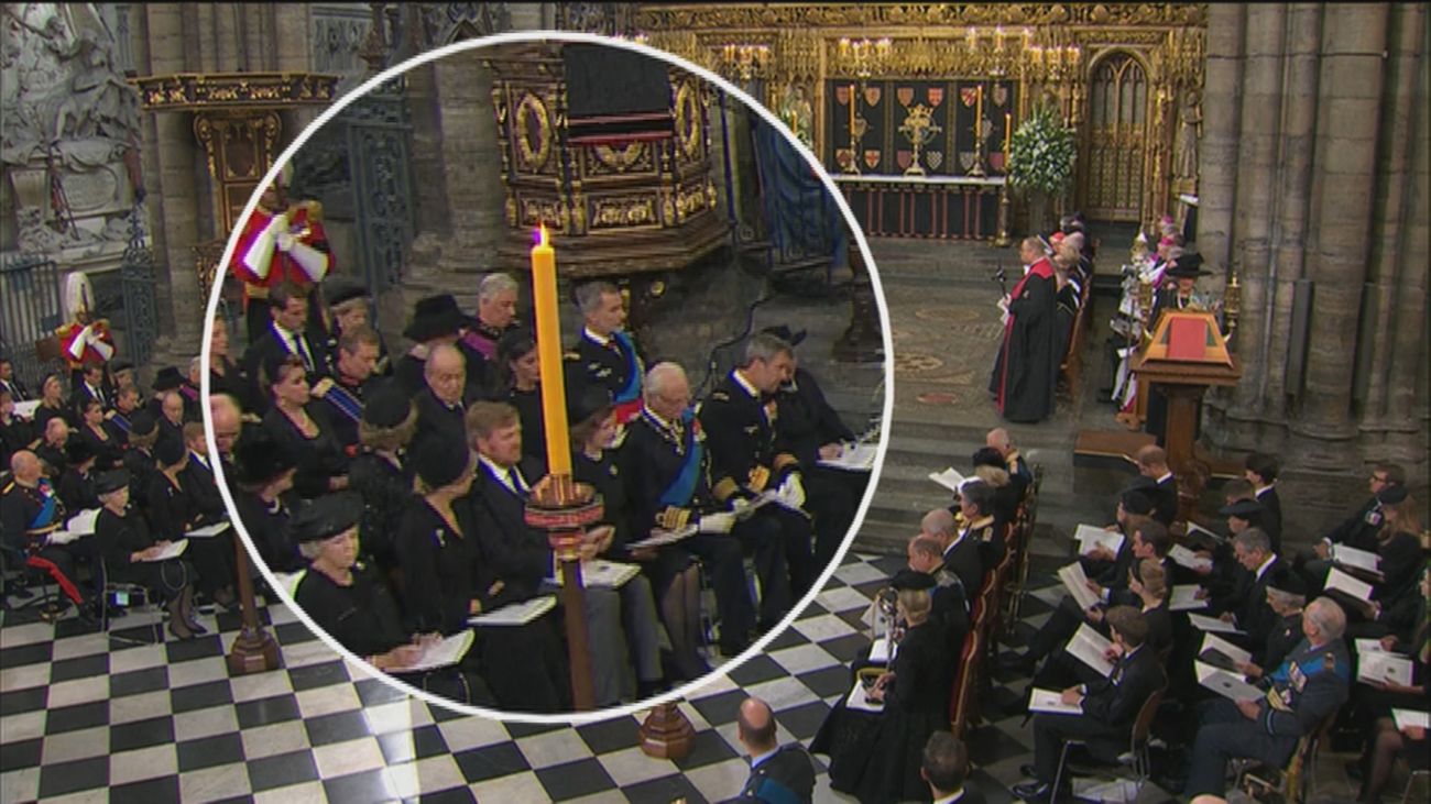 Los Reyes Felipe VI y Letizia, junto a los eméritos Juan Carlos I y Sofía en el funeral de Isabel II