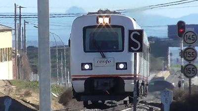 Heridos 15 pasajeros del tren Santander-Renedo tras salirse de la vía