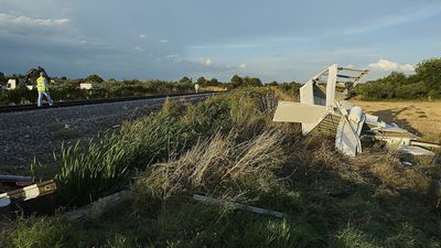 Colisiona un tren con 161 pasajeros con un camión en Talavera, sin heridos