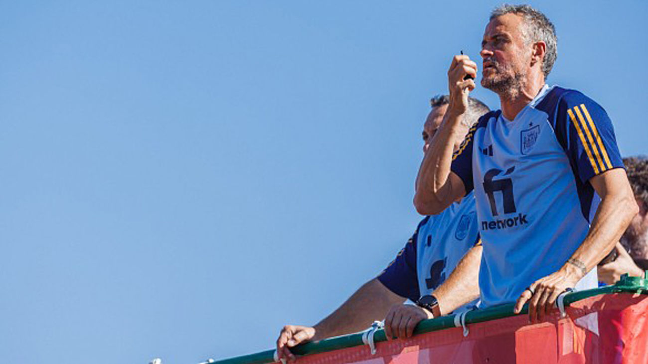 Un 'walkie' en los entrenamientos, la última innovación de Luis Enrique