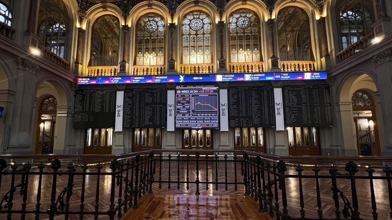 El Ibex 35 profundiza su  caída al 1,5% y pierde los 7.900 puntos por los temores de recesión